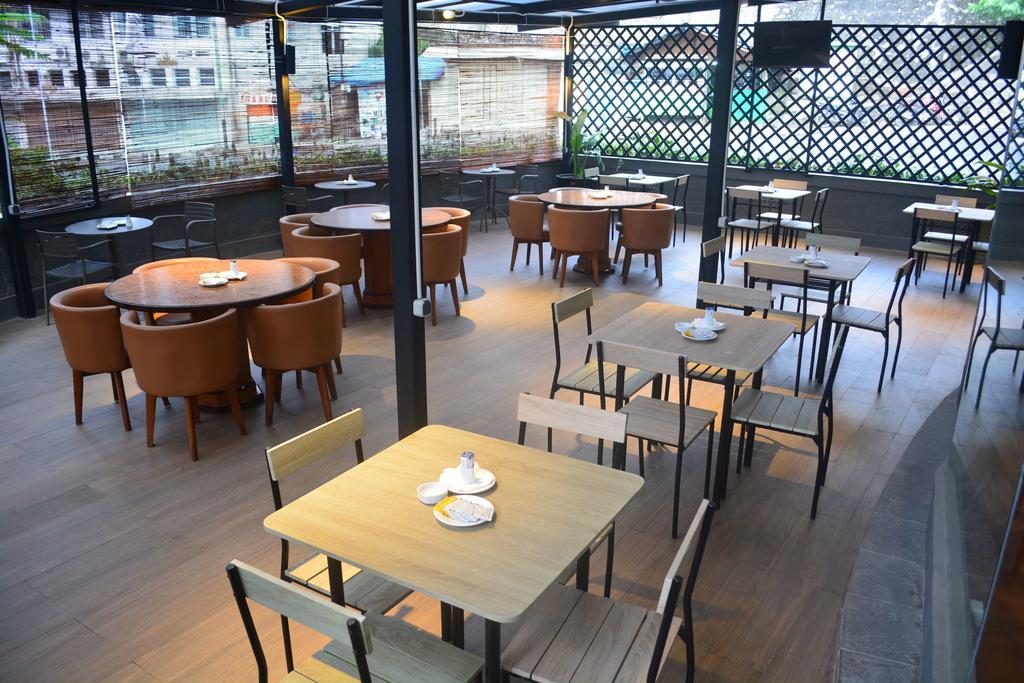 בנדר למפונג Yunna Hotel Lampung מראה חיצוני תמונה