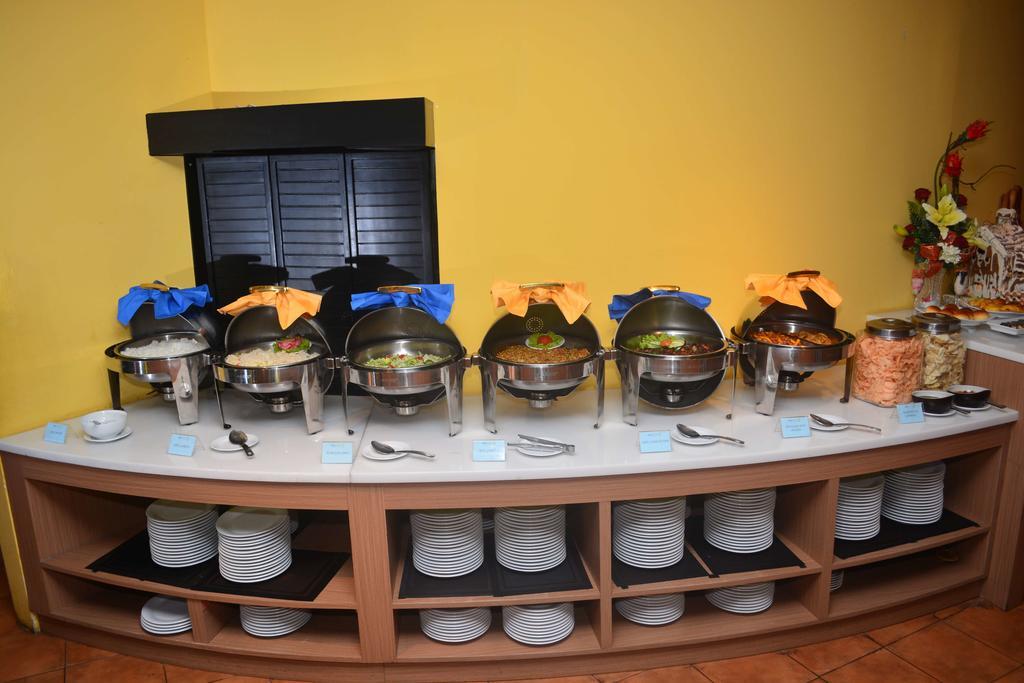 בנדר למפונג Yunna Hotel Lampung מראה חיצוני תמונה