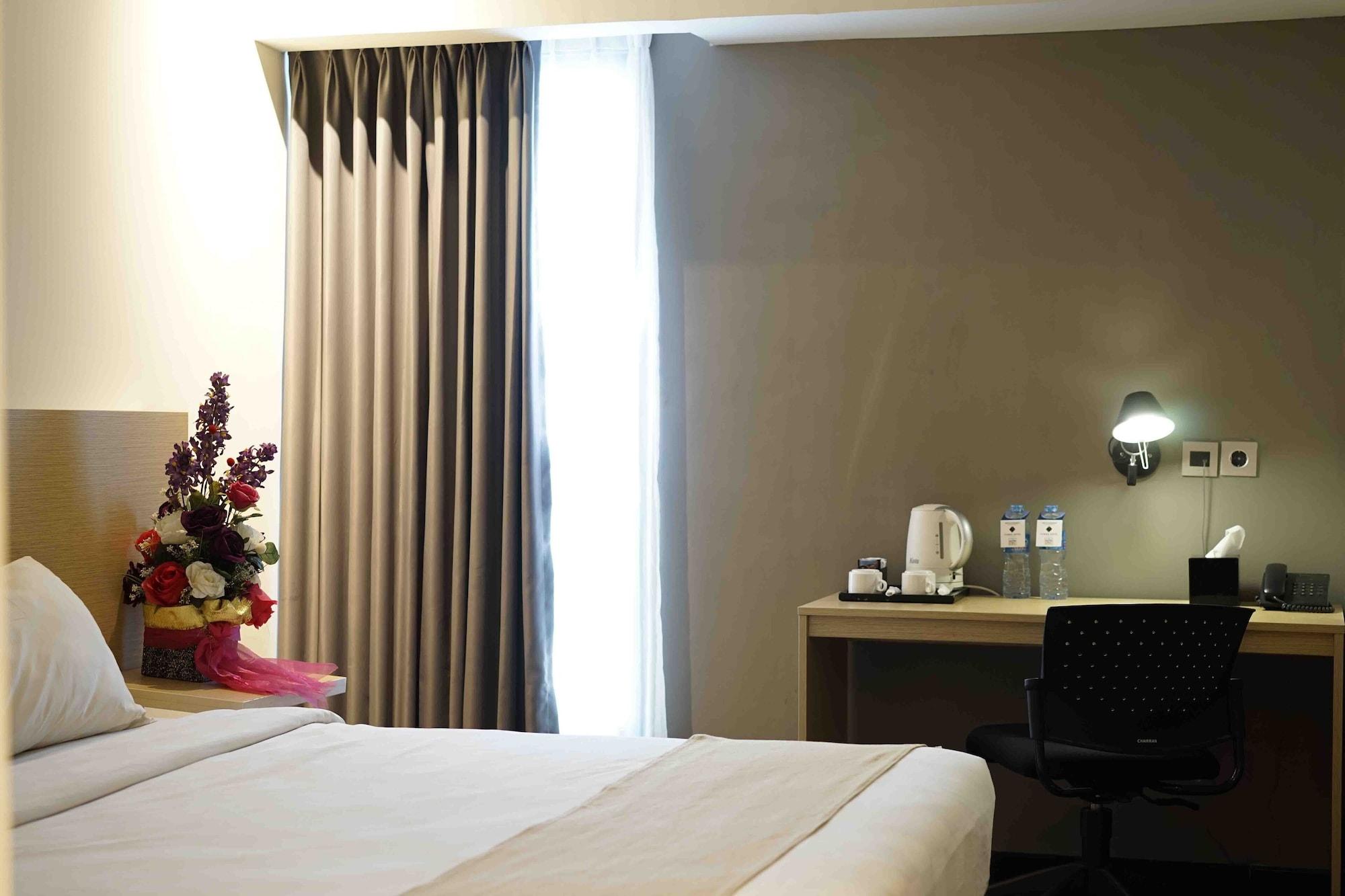 בנדר למפונג Yunna Hotel Lampung מראה חיצוני תמונה
