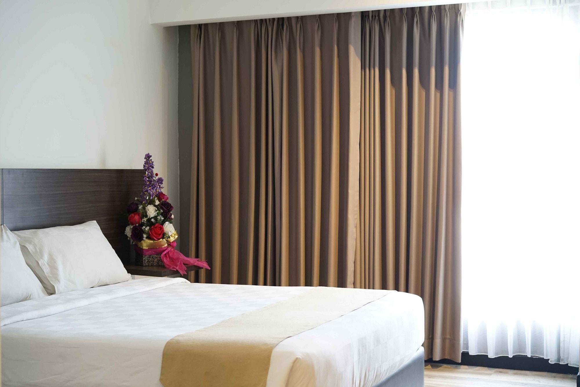 בנדר למפונג Yunna Hotel Lampung מראה חיצוני תמונה