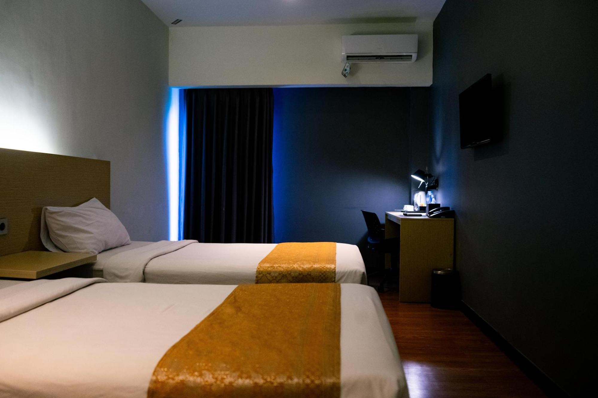 בנדר למפונג Yunna Hotel Lampung מראה חיצוני תמונה
