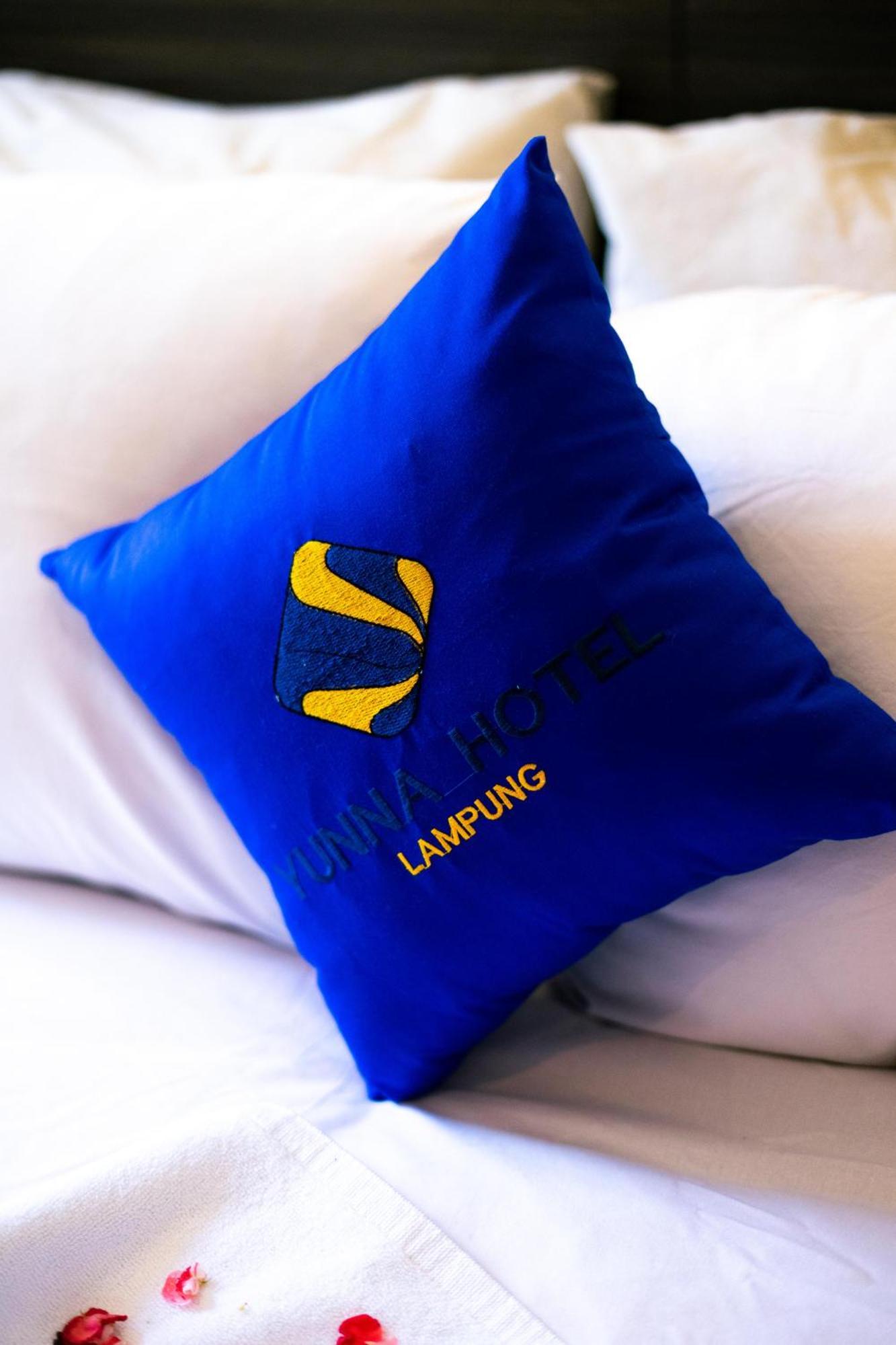 בנדר למפונג Yunna Hotel Lampung מראה חיצוני תמונה