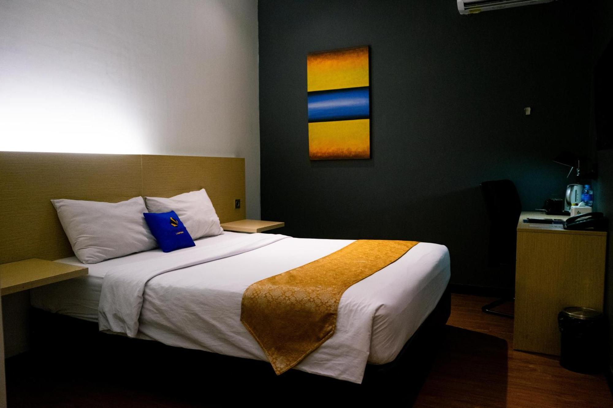 בנדר למפונג Yunna Hotel Lampung מראה חיצוני תמונה