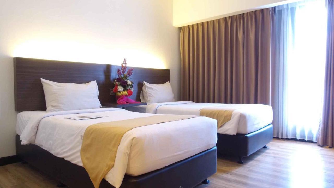 בנדר למפונג Yunna Hotel Lampung מראה חיצוני תמונה